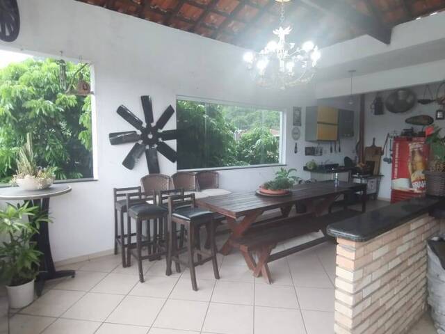 #V011 - Casa para Venda em Santos - SP
